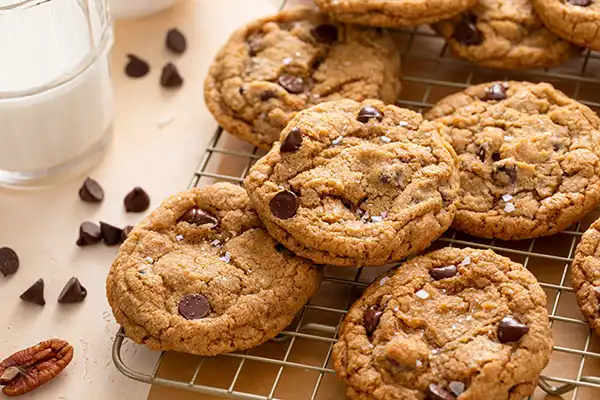 Cookie-Richtlinie (DSGVO) – Symbolbild mit Cookies für Datenschutz und Einwilligungen auf Websites