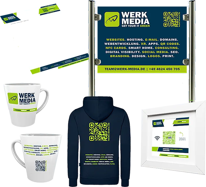Collage mit Werk Media QR-Code Beispielen: Tasse, Hoodie, Firmenschild, Briefpapier und digitale Visitenkarte.